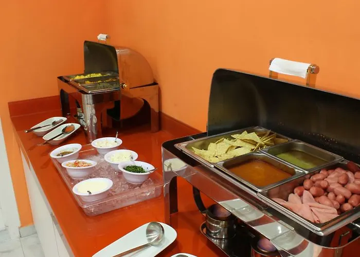 One Ciudad De La Raza Hotel 3*