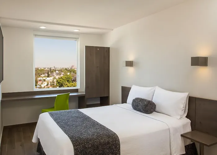One Ciudad De La Raza Hotel 3*