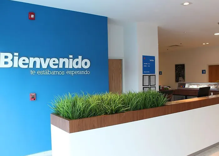 One Ciudad De La Raza Hotel 3*