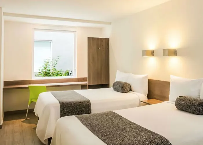 One Ciudad De La Raza Hotel 3*